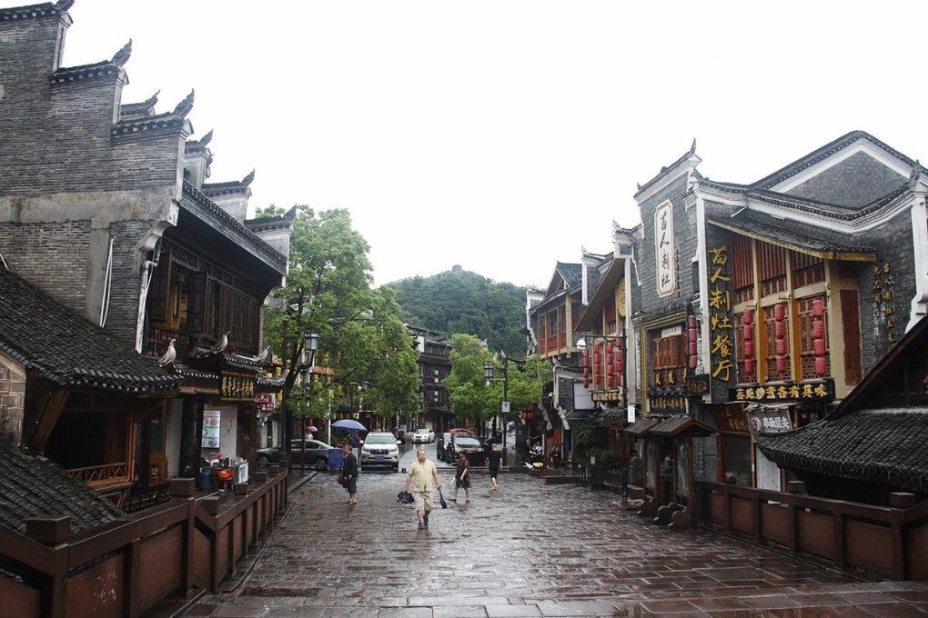 孟勐高速公路有序推进
